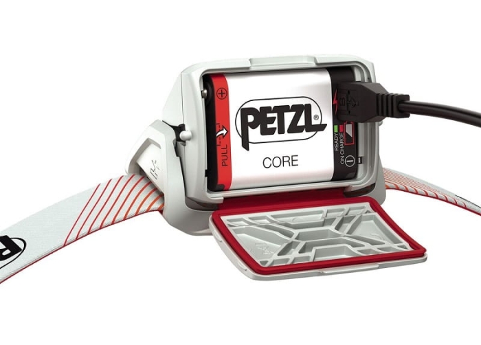 /environment/cache/images/productGfx_123803_700_700/LATARKA-CZOLOWA-PETZL-ACTIK-green1234.jpg