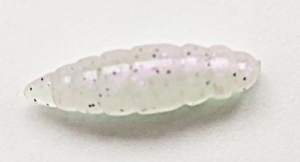GUMA MR BAITS LARWA 36mm PERŁOWO FIOLETOWA 2 szt.