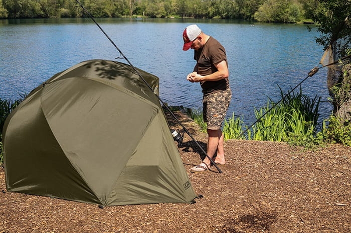 /environment/cache/images/productGfx_67755_700_700/easy-brolly_inuse_5.jpg